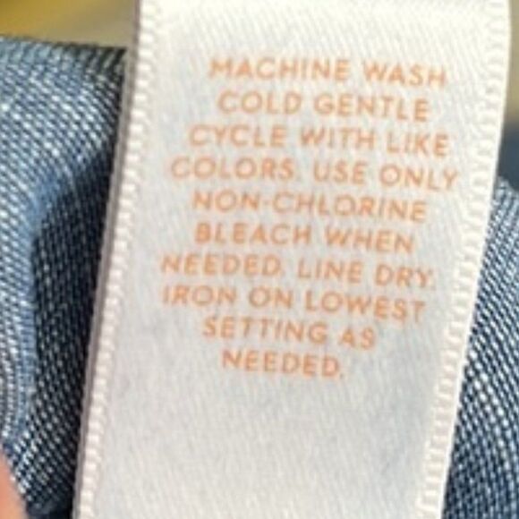 LC Lauren Conrad Blue Chambray Ruffled Pintuck Cold Shoulder Top Size XL NWOT - Picture 11 of 11